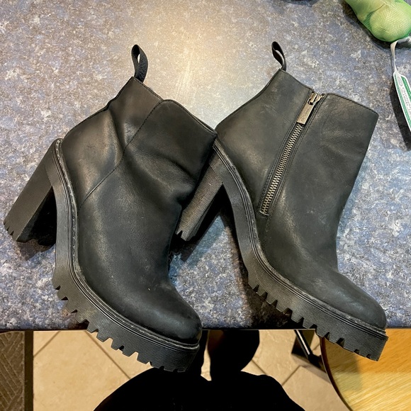 Dr. Martens Shoes - Doc Martens heeled boots